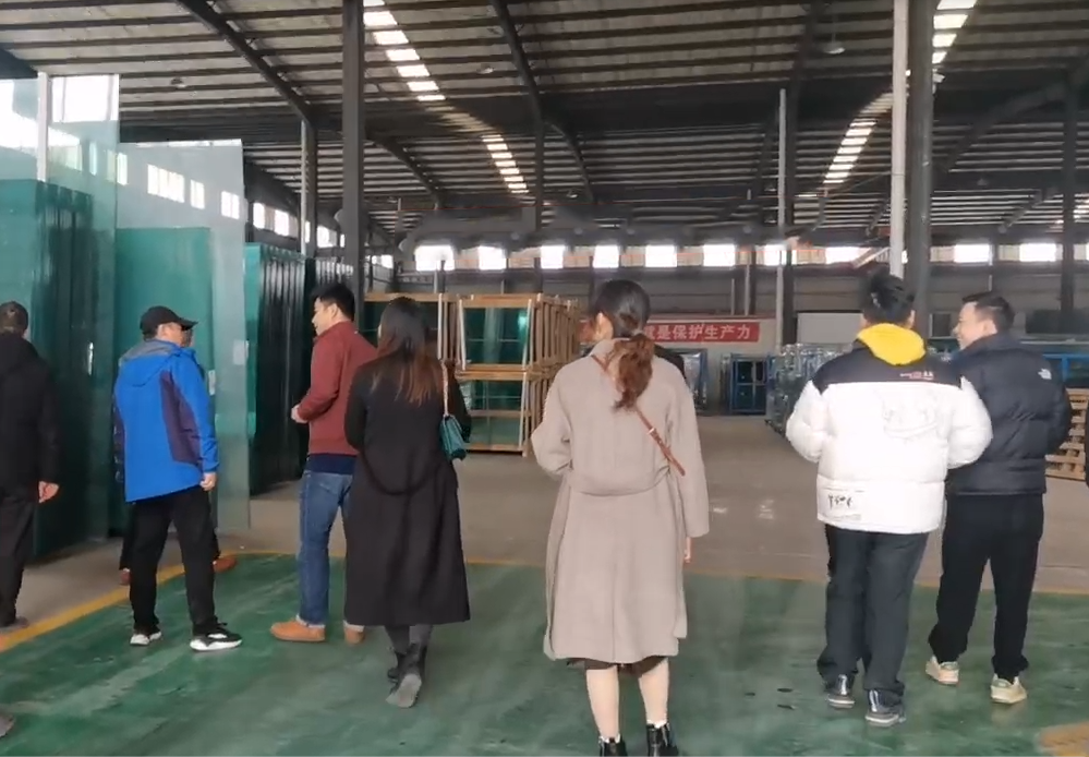 考察团来厂考察